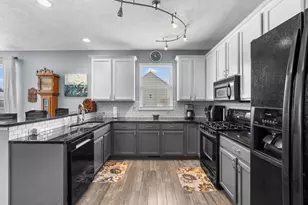 7597 Prairie Crossing Ln, Kalamazoo, MI 49004 - Photo 16