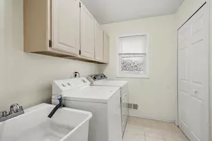 456 Essex Dr, Rochester Hills, MI 48307 - Photo 14