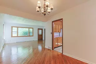 27201 Stuart St, Edwardsburg, MI 49112 - Photo 12