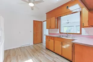 27201 Stuart St, Edwardsburg, MI 49112 - Photo 16