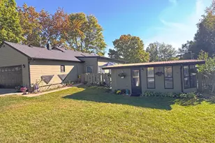 27201 Stuart St, Edwardsburg, MI 49112 - Photo 46