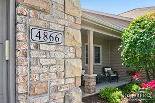 4866 Chatsworth Creek Dr, Hudsonville, MI 49426 - Photo 2