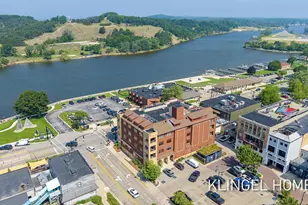 22 S Harbor Dr, Grand Haven, MI 49417 - Photo 2
