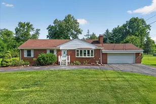 31350 Wentworth St, Livonia, MI 48154 - Photo 2