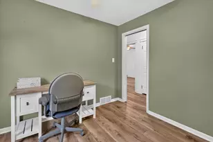 31350 Wentworth St, Livonia, MI 48154 - Photo 26