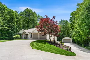 16528 Hemlock Dr., Spring Lake, MI 49456 - Photo 2