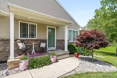 335 E North Street, Hastings, MI 49058 - Photo 4