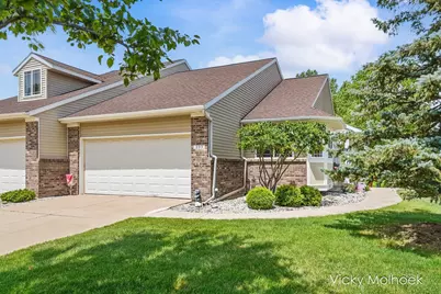 335 E North Street, Hastings, MI 49058 - Photo 2