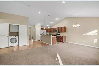 1358 S Village Circle, Kalamazoo, MI 49009 - Photo 6