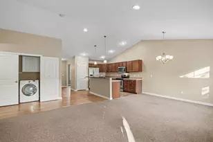 1358 S Village Cir, Kalamazoo, MI 49009 - Photo 6