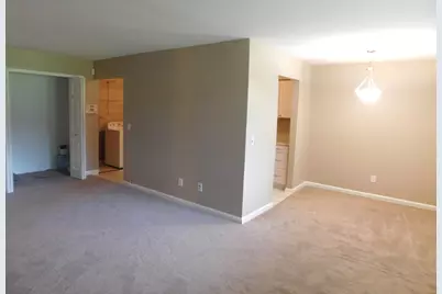 30042 W 12 Mile Road #52, Farmington Hills, MI 48334 - Photo 4