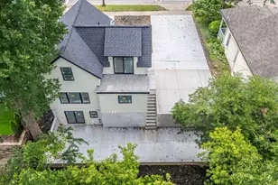 926 Lake Blvd, Saint Joseph, MI 49085 - Photo 2