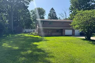 748 Green St, South Haven, MI 49090 - Photo 2