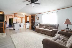 12717 S Grey Ct, Wayland, MI 49348 - Photo 4