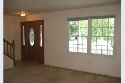1529 N Betty Avenue, Ludington, MI 49431 - Photo 8