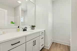 9585 Fields Dr, Zeeland, MI 49464 - Photo 18
