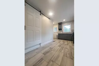 127 N Thompson Street, Jackson, MI 49202 - Photo 6
