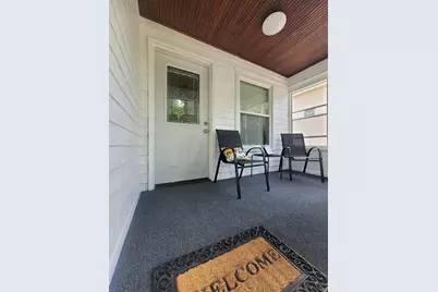 127 N Thompson Street, Jackson, MI 49202 - Photo 2