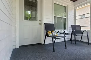 127 N Thompson St, Jackson, MI 49202 - Photo 2