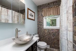 1111 Bretton Dr, Kalamazoo, MI 49006 - Photo 16