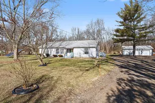 4827 W Paradise Road W, Battle Creek, MI 49015 - Photo 2