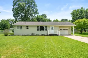 17175 Moorepark Rd, Three Rivers, MI 49093 - Photo 2