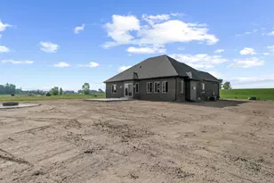 8513 Cobblestone Dr, Newport, MI 48166 - Photo 2