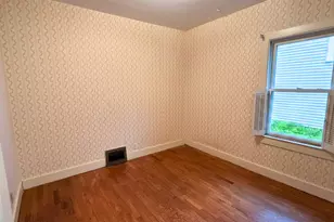 928 Phoenix St, South Haven, MI 49090 - Photo 6