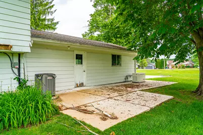 7436 Oak Bay Drive, White Lake, MI 48383 - Photo 14