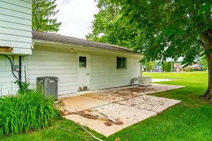 7436 Oak Bay Dr, White Lake, MI 48383 - Photo 14