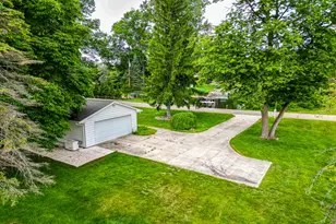 7436 Oak Bay Dr, White Lake, MI 48383 - Photo 10