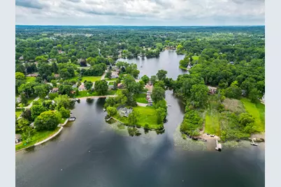 7436 Oak Bay Drive, White Lake, MI 48383 - Photo 16