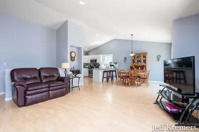 5286 Debbie Court SW, Grandville, MI 49418 - Photo 12