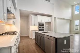 3343 Roseford Blvd, Ann Arbor, MI 48105 - Photo 12
