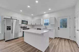 2301 Oxford St, Kalamazoo, MI 49004 - Photo 6