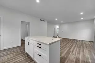 2301 Oxford St, Kalamazoo, MI 49004 - Photo 8