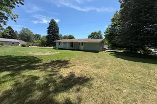 377 W Jefferson St, Newaygo, MI 49337 - Photo 14