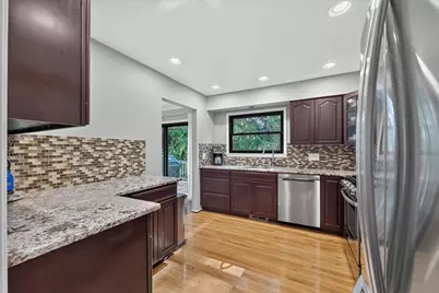 2122 Spruceway Lane, Ann Arbor, MI 48103 - Photo 8