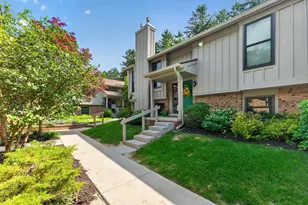 2122 Spruceway Ln, Ann Arbor, MI 48103 - Photo 4