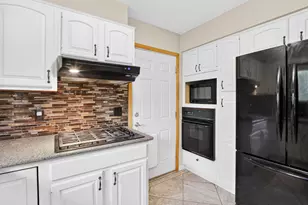 521 Garrison Rd, Battle Creek, MI 49017 - Photo 12