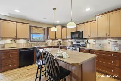 298 Creekside Drive, Coopersville, MI 49404 - Photo 14