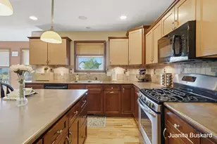298 Creekside Dr, Coopersville, MI 49404 - Photo 16