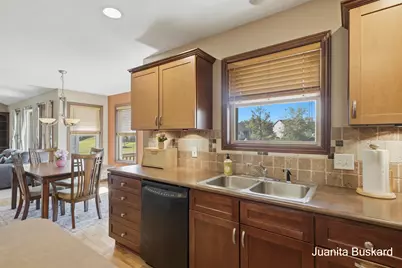 298 Creekside Drive, Coopersville, MI 49404 - Photo 18