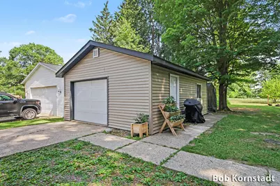 516 W Elm Street, Wayland, MI 49348 - Photo 2