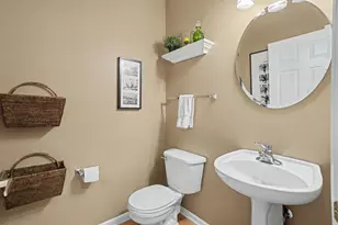10719 Woodridge Dr, Zeeland, MI 49464 - Photo 10