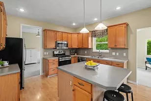 10719 Woodridge Dr, Zeeland, MI 49464 - Photo 4