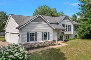 6473 Pine Point Ct, Coopersville, MI 49404 - Photo 2