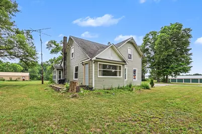 20449 W Howard City-Edmore, Howard City, MI 49329 - Photo 2