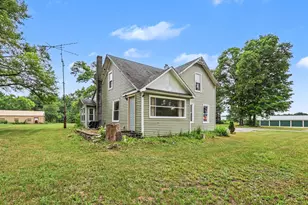 20449 W Howard City-Edmore, Howard City, MI 49329 - Photo 2