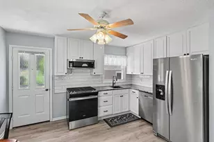 3604 Clinton Way, Jackson, MI 49201 - Photo 8